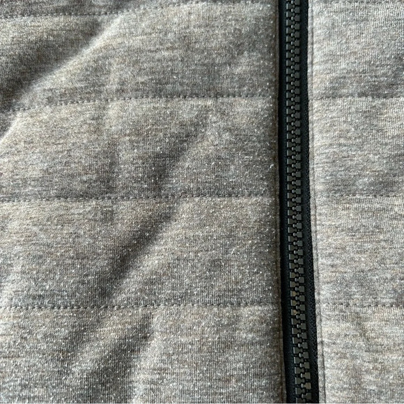 Lole Lightweight Quilted Fabric  Puffer Jacket in Grey Mauve - Picture 9 of 16